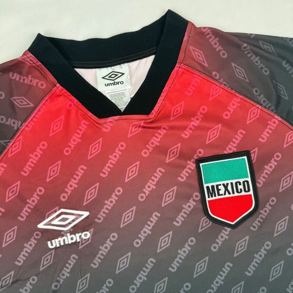 Umbro Other - Umbro Mexico Soccer Mens M/L Oversized Red Green Black Gradient‎ Logo Print NWT